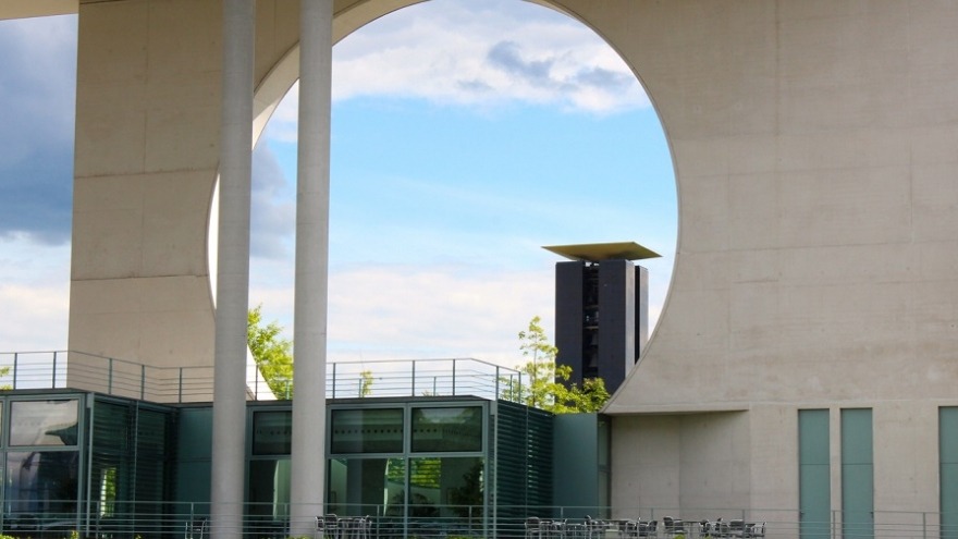 Magnus Hirschfeld Ufer - Bundeskanzleramt relexa hotel Berlin - Tourbericht - Magnus Hirschfeld Ufer - Bundeskanzleramt
